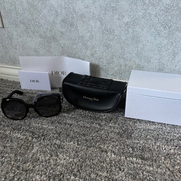 Dior Lady Round Sunglasses 95.22 R2I - Picture 5 of 5